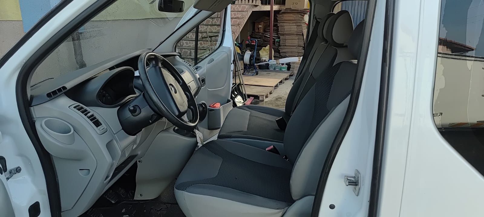 Renault Trafic doka brygadowy brygadówka 6 osobowy Vivaro