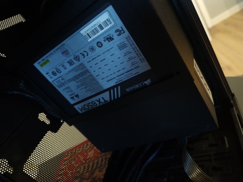 Nie dokończony komputer mini itx  lian li Corsair adata Gigabyt 32gb