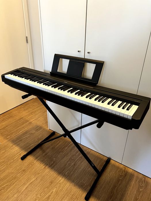 Piano Digital Yamaha P-45B + suporte
