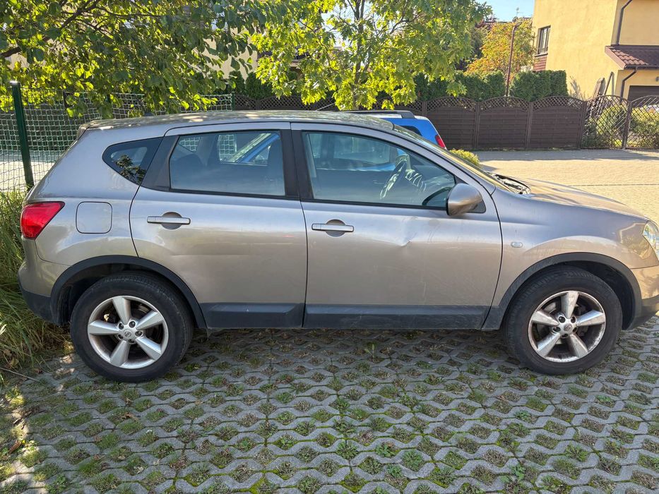 Sprzedam-Nissan Qashqai pierwszy właściciel plus koła zimowe