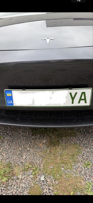 Накладки на передній бампер Tesla Model Y | Для номерного знаку