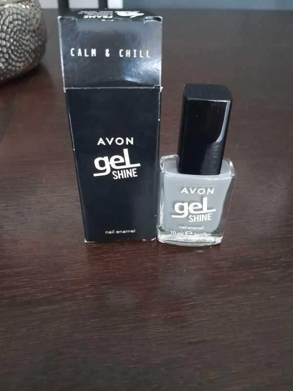 Lakier do paznokci Avon Gel Shine 10ml Calm & Chill.