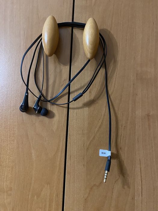 Наушник-гарнитура