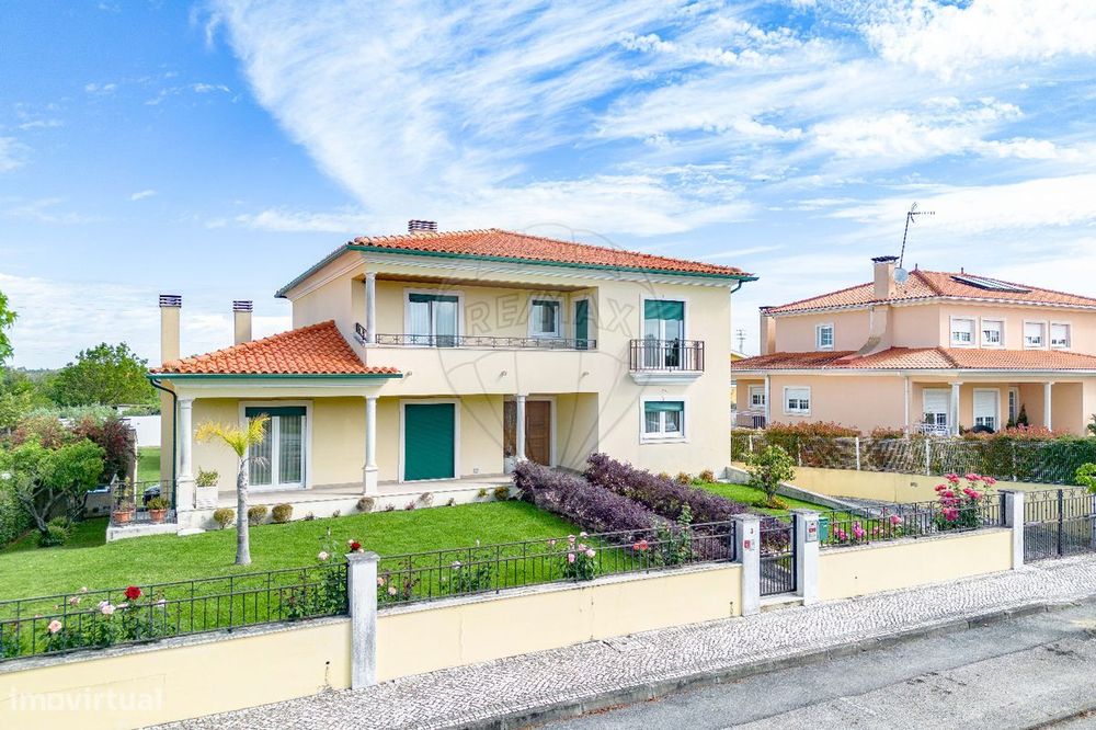 Moradia T5 para venda