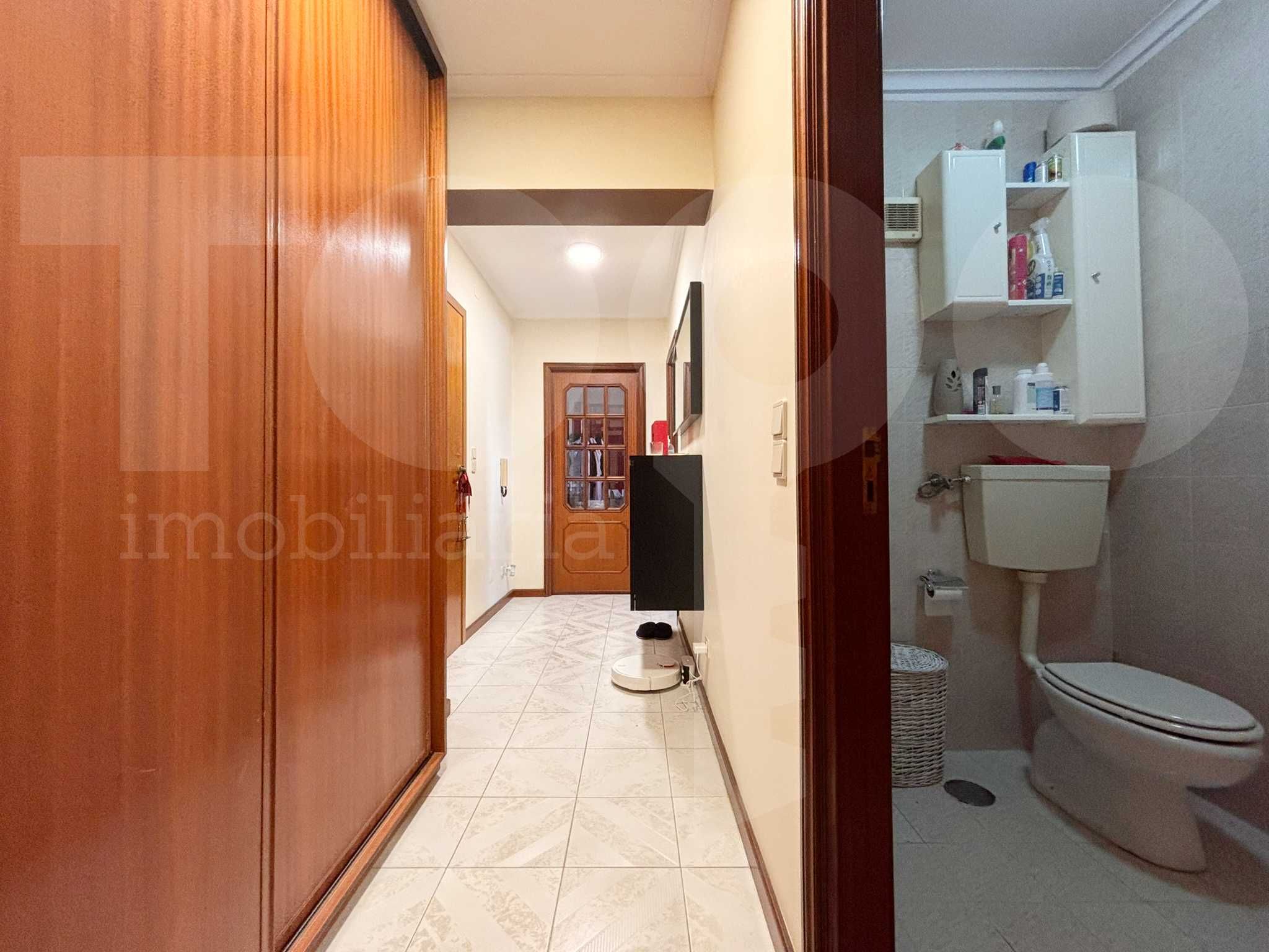 Apartamento T2 c/ Box - Vilar Paraíso, VN Gaia