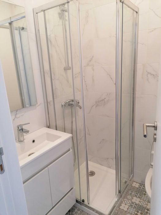 Quarto Suite Almada Junto Praça