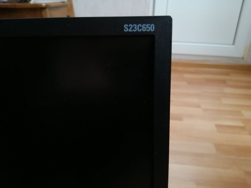 Монітор 23" Samsung S23C650 - 2900 грн.