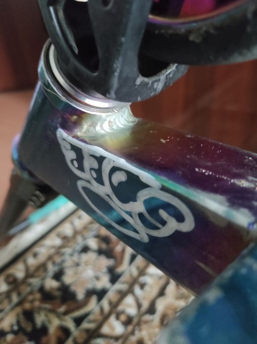 Продам трюковой самокат на деке hipe