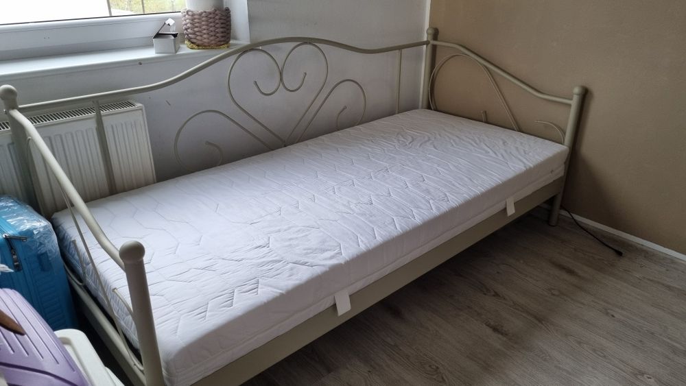 Łóżko  stalowe RINGE z materacem