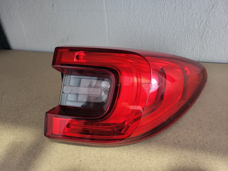 Farolim Led direito ilharga Renault Kadjar