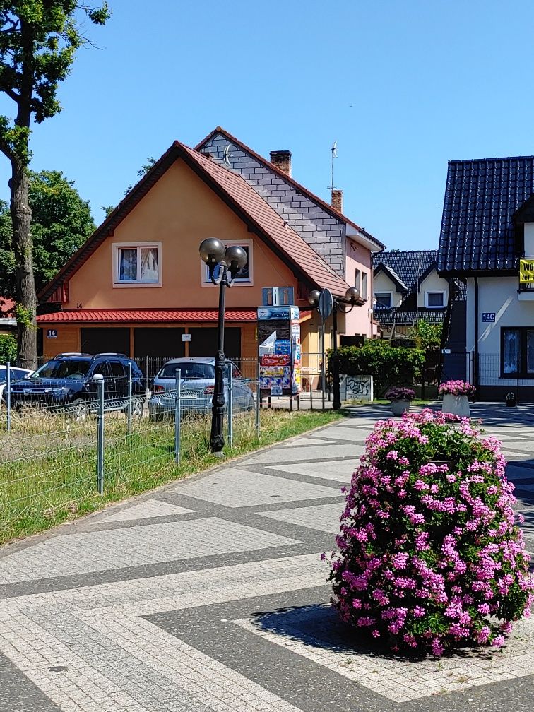 Niechorze , pokoje 150 m od plaży .