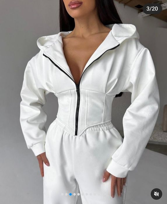 Костюм жiночий трендовий замш з корсетом.