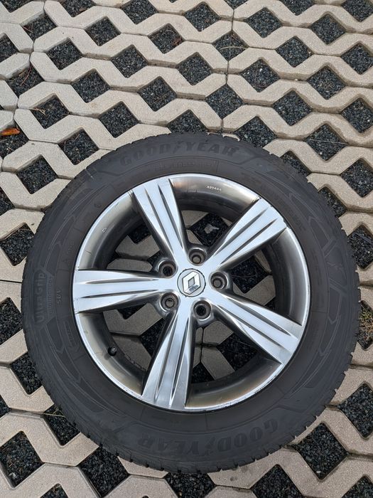 Felgi aluminiowe Renault 17 cali z oponam wielosezonowych GoodYear