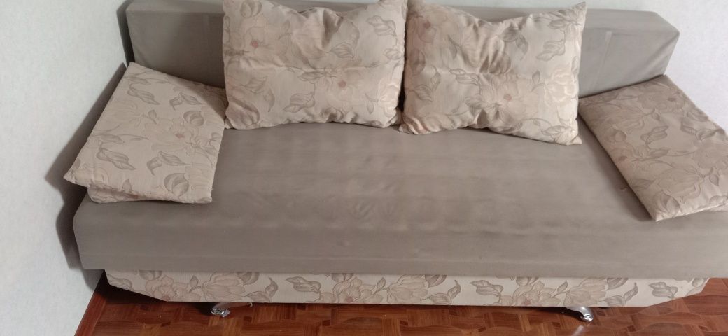 Продаю диван єврокнижка
