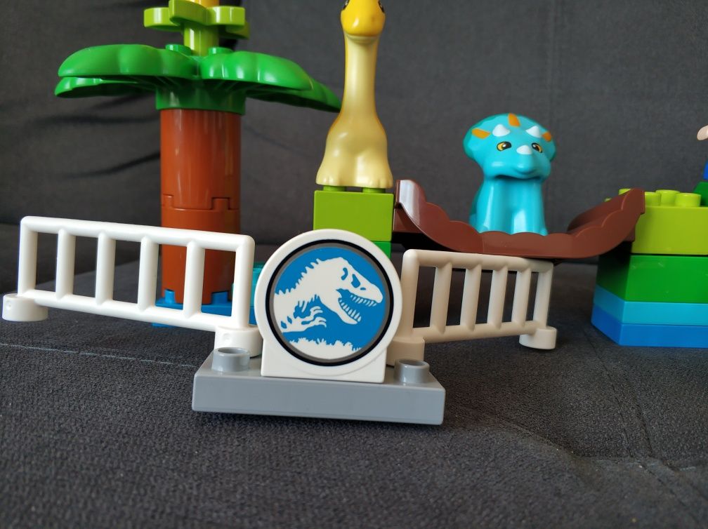 Zestaw LEGO® DUPLO® Jurassic World 10879 Minizoo „Łagodne olbrzymy”