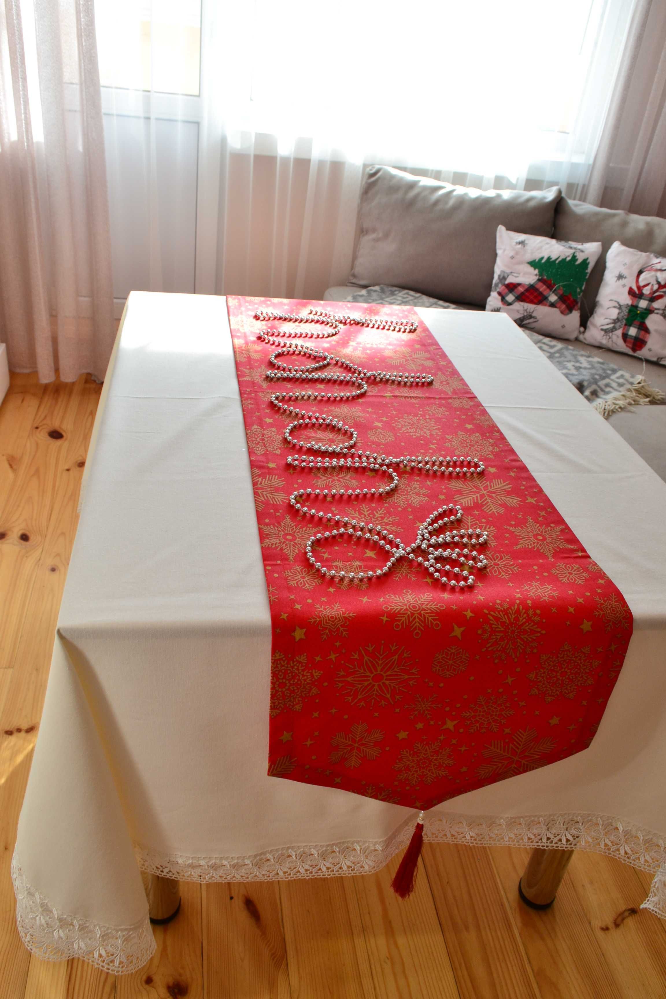 Ранер доріжка новорічна сніжинки червоні на стіл на кухню