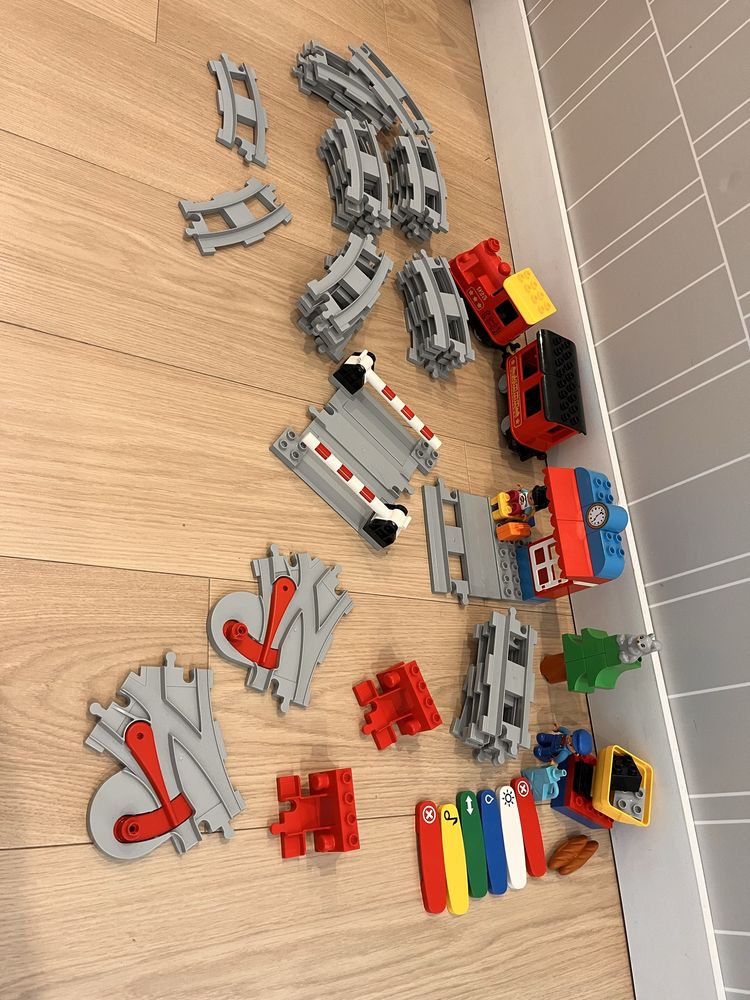 Lego duplo tory z pociągiem