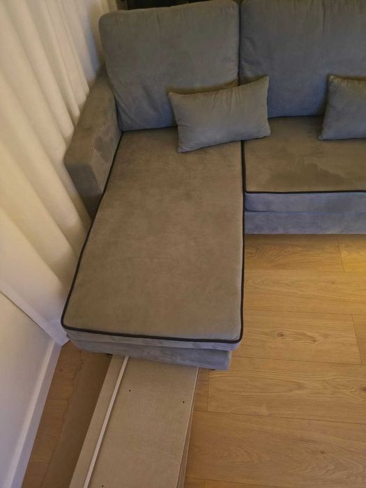 sofá novo, cor cinzenta