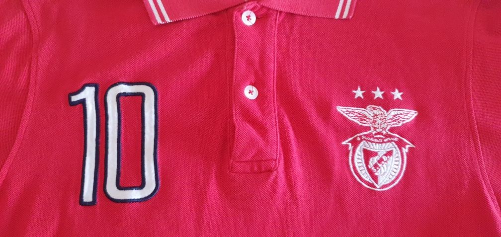 Polo oficial do Benfica com Número 10.