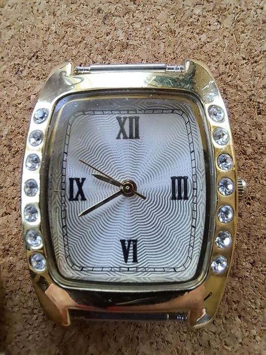 Zegarki 3 sztuki koperty metalowe uszkodzone