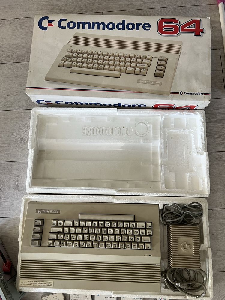 Zestaw Oryginalny Komputer Commodore C64