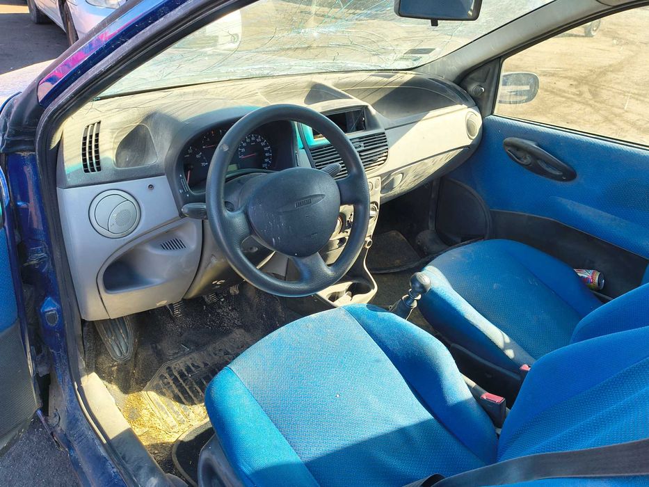 Fiat Punto 2000r. 1,2 - na części.