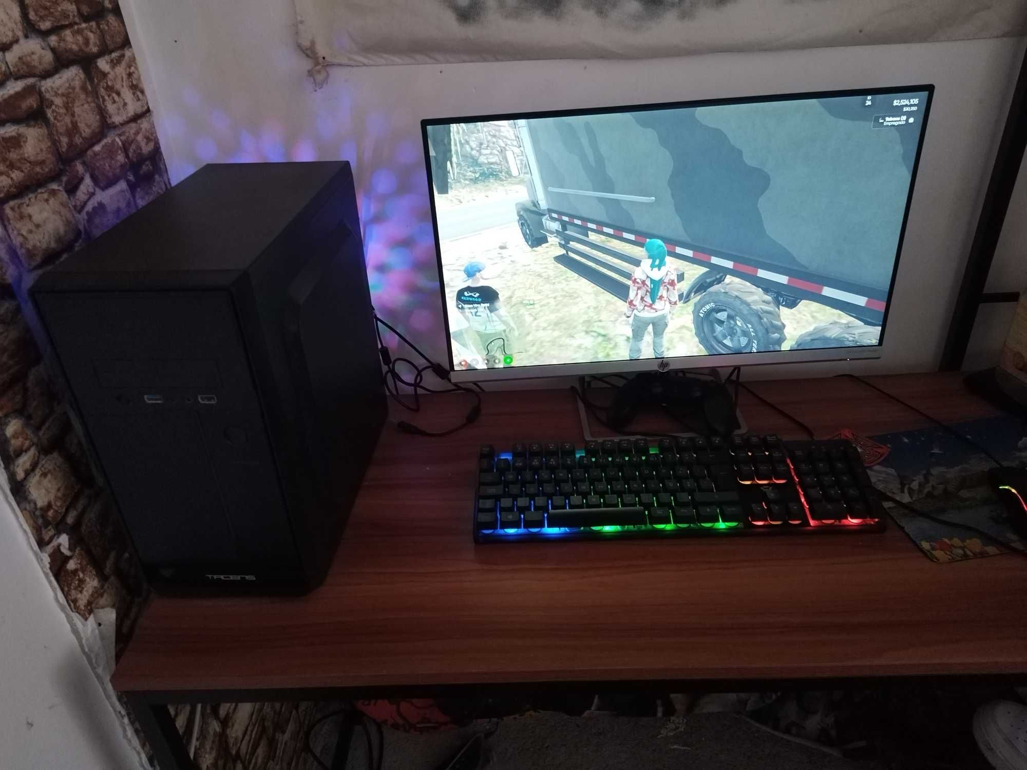Pc e ecrã em bom estado