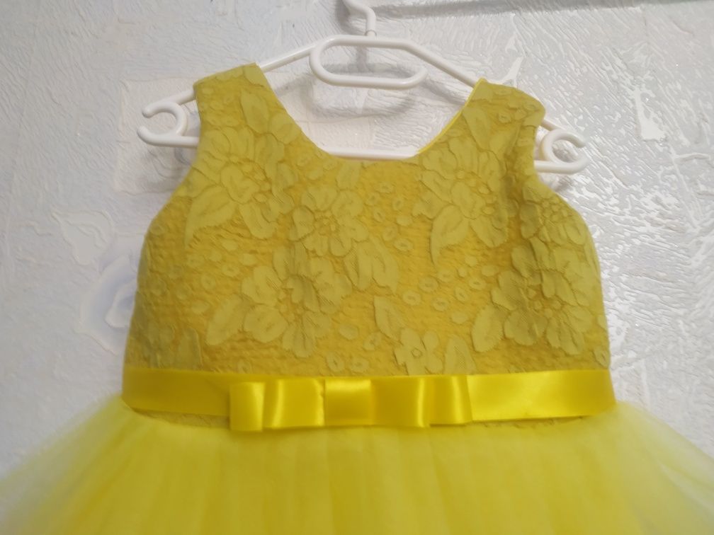 Платье желтое на девочку 4-6 лет. Сукня Сонечко