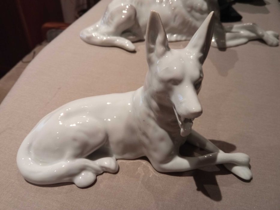 Porcelanowy pies CHART lata 70 te WAŁBRZYCH
