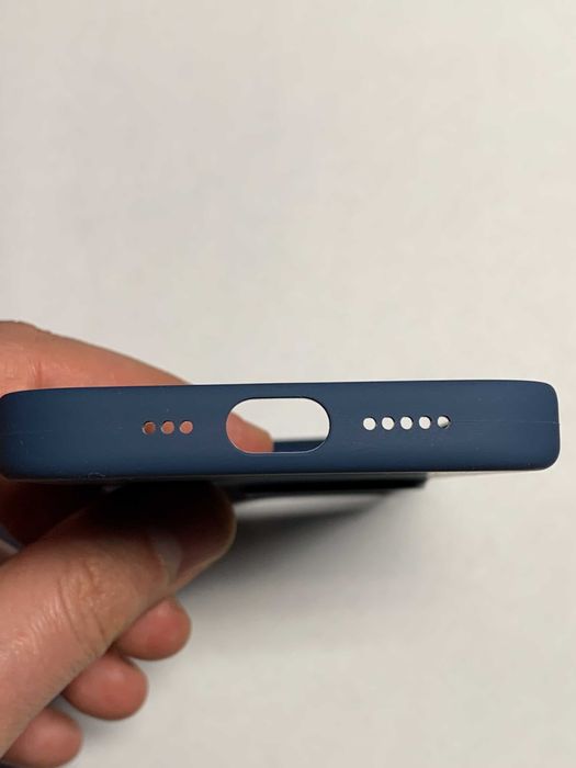 Силиконовый чехол на iPhone 15 Pro