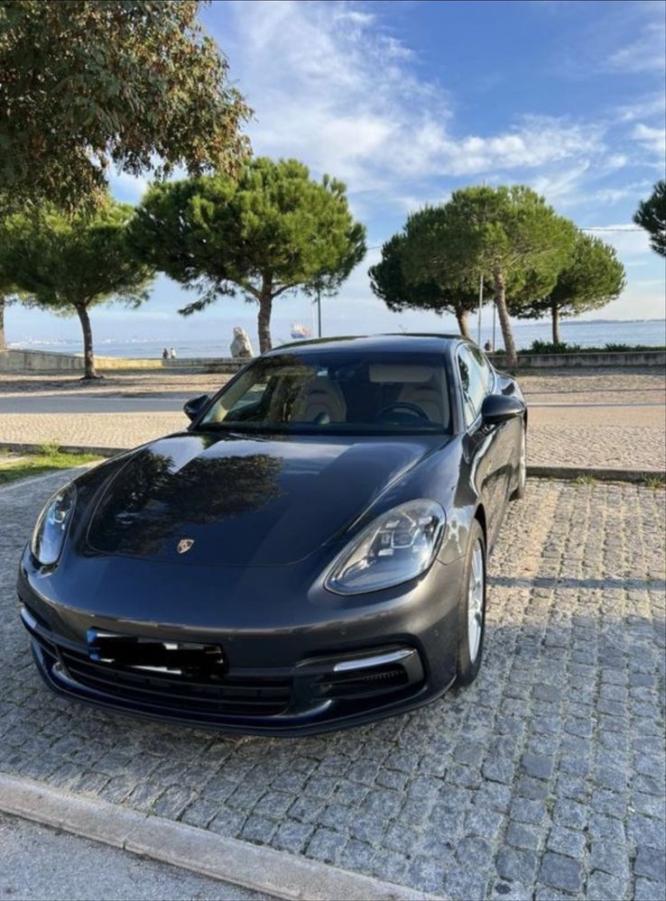 Porsche panamera 4 e-hybrid