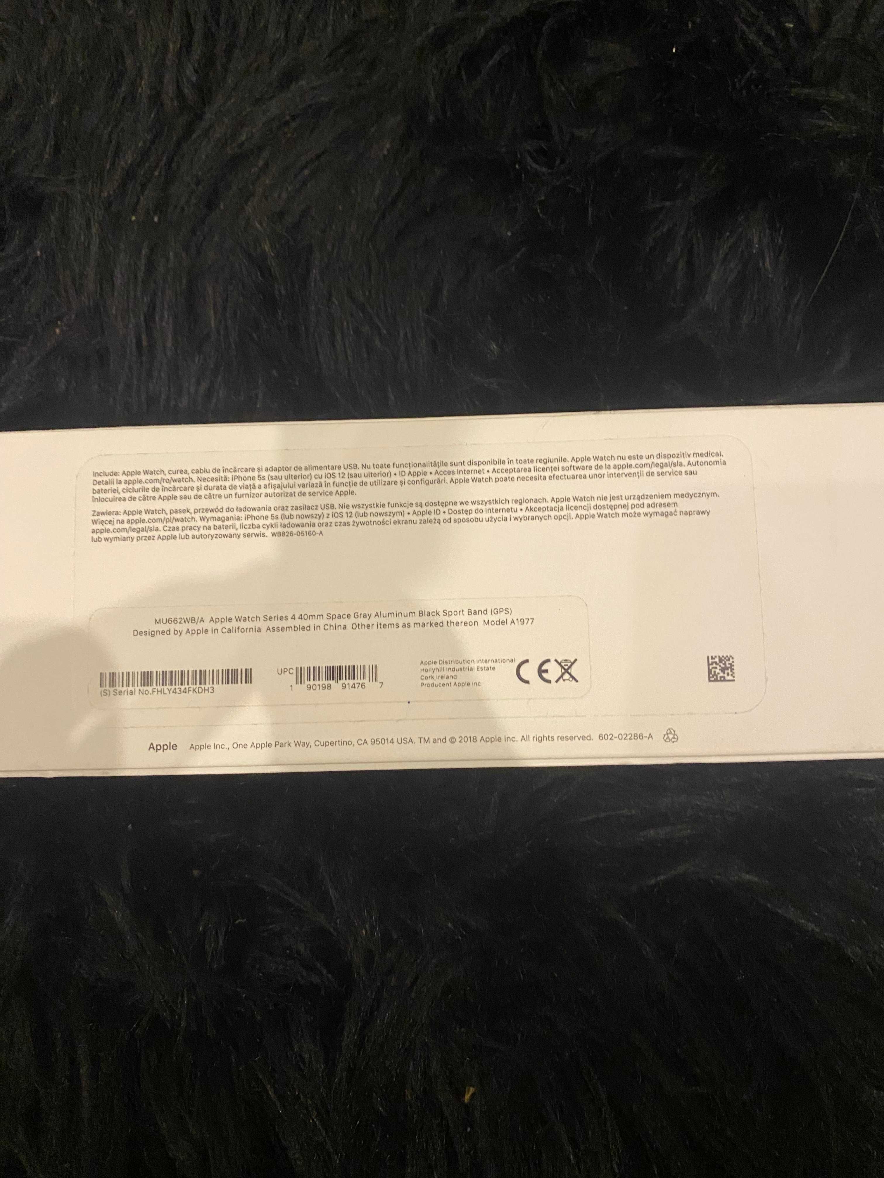 Apple Watch series 4 40mm Space Gray Aluminum Black sport Band (GPS)