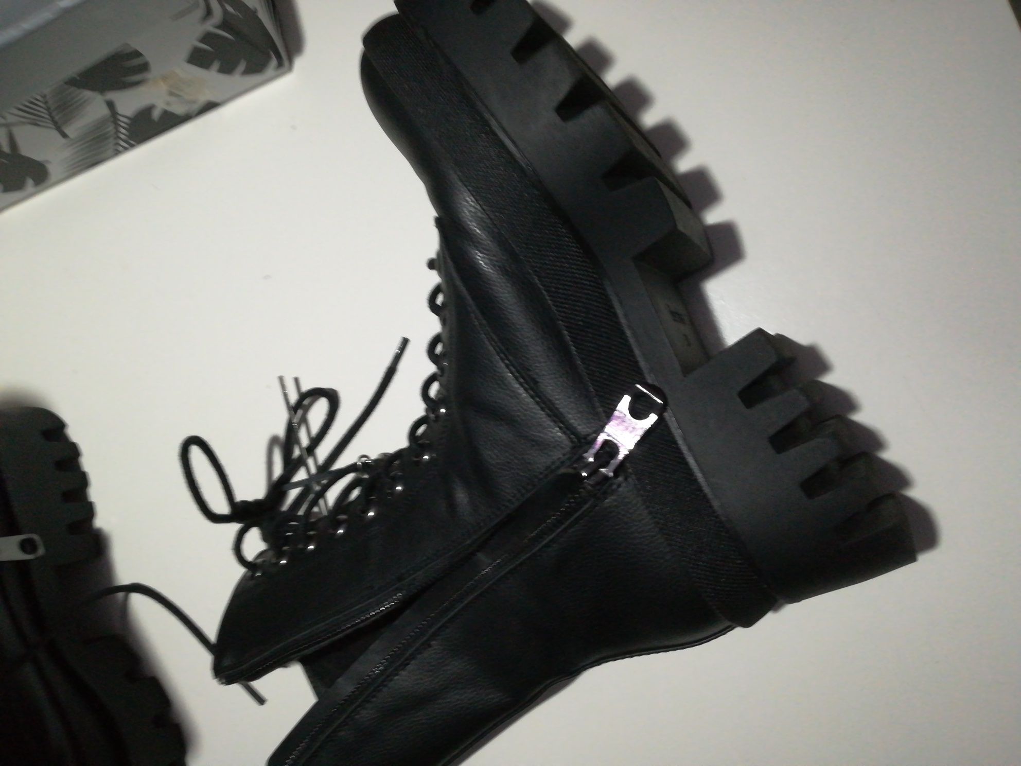 Bota estilo combate Bershka