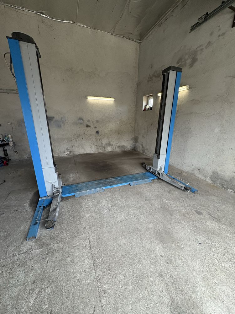 Podnosnik samochodowy śrubowy 3200kg Space RAVAGLIOLI KPS32