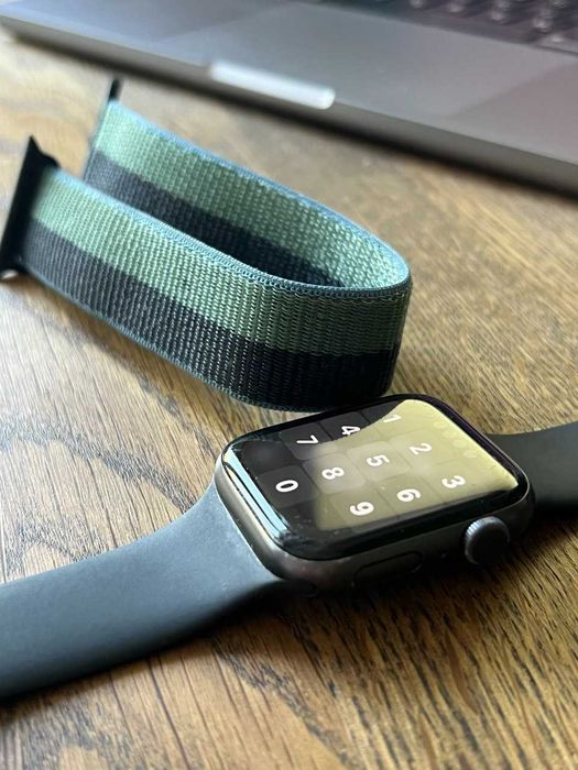 Apple Watch SE 44 мм | Зарядка + додатковий ремінець