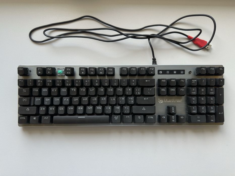 Клавіатура Bloody B760