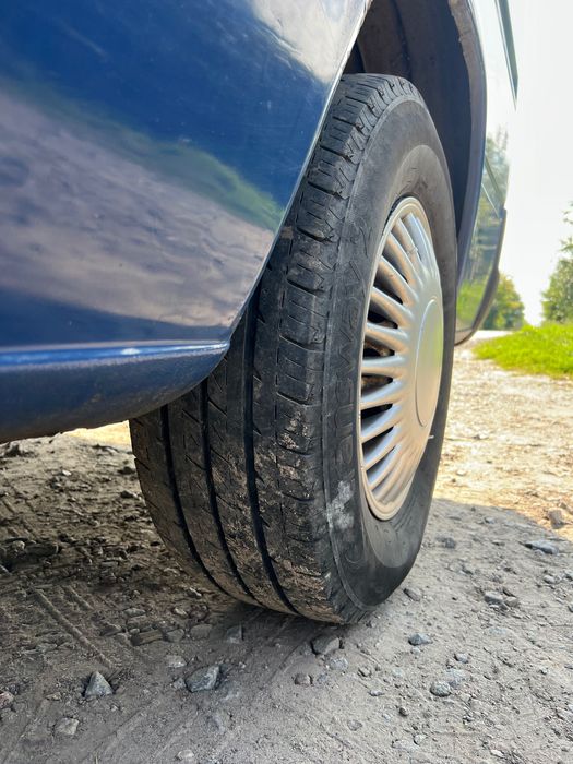 Продам VW LT – сімейний бус, легко переобладнати