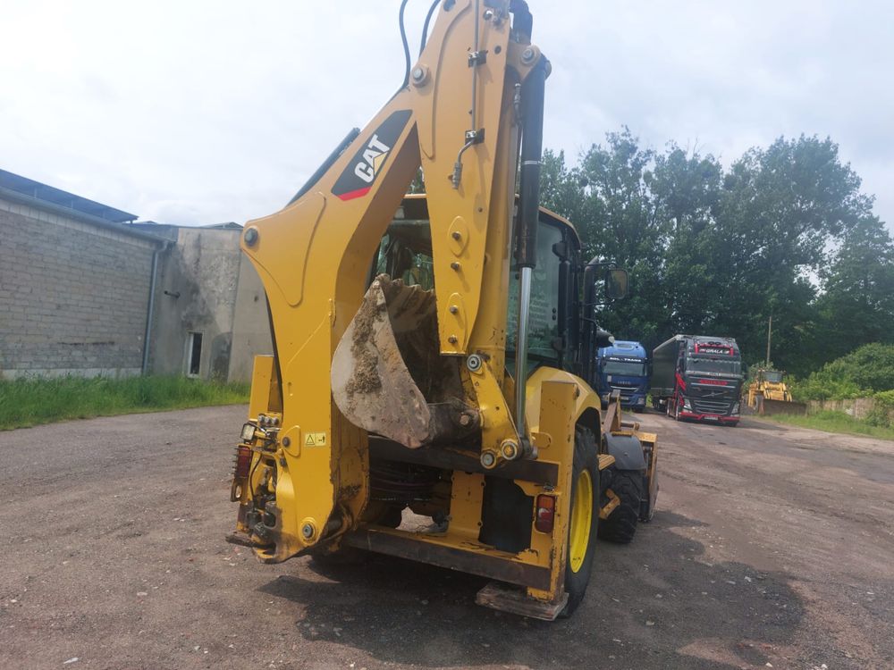 Koparko-ładowarka CAT 432 F2