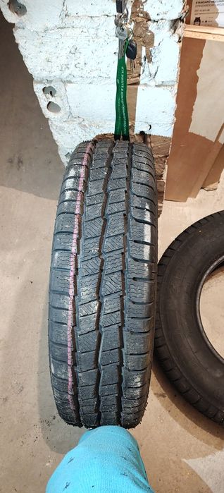 Opony zimowe 215/75/16c