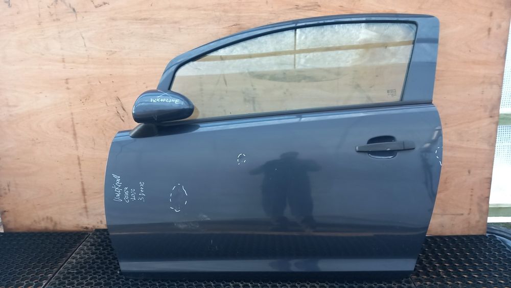Opel Corsa D  3D  Drzwi Przód Lewy  Z168