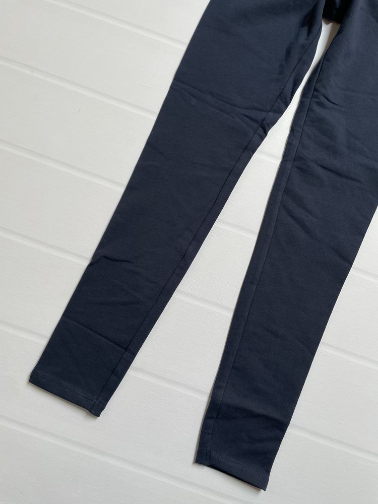 152-158 MANAI granatowe bawełniane spodnie legginsy markowe navy