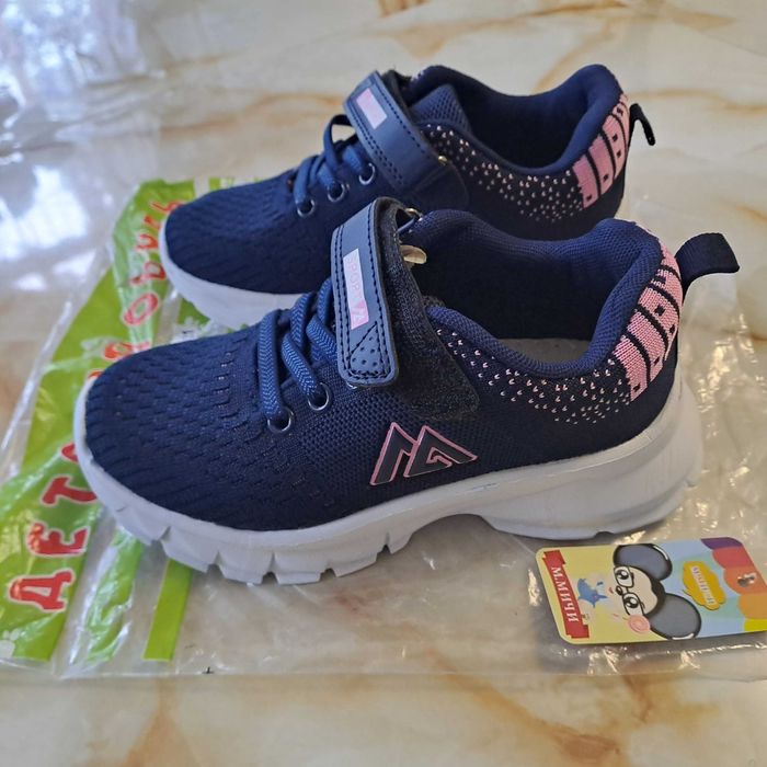 Продам нові дитячі кросівки