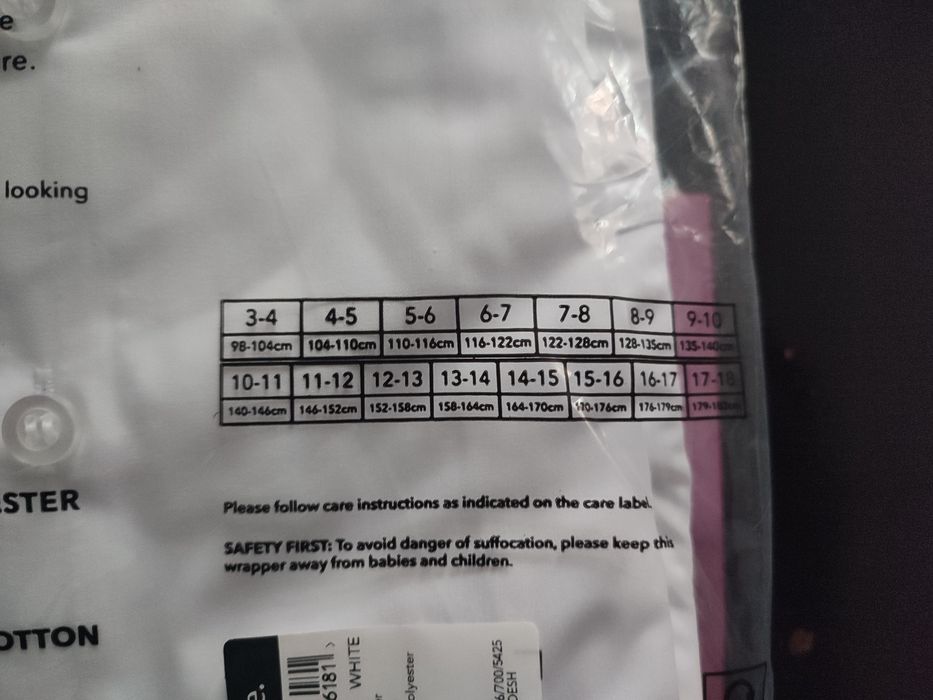 Dwie nowe białe koszule z krótkim rękawem rozmiar 110-116