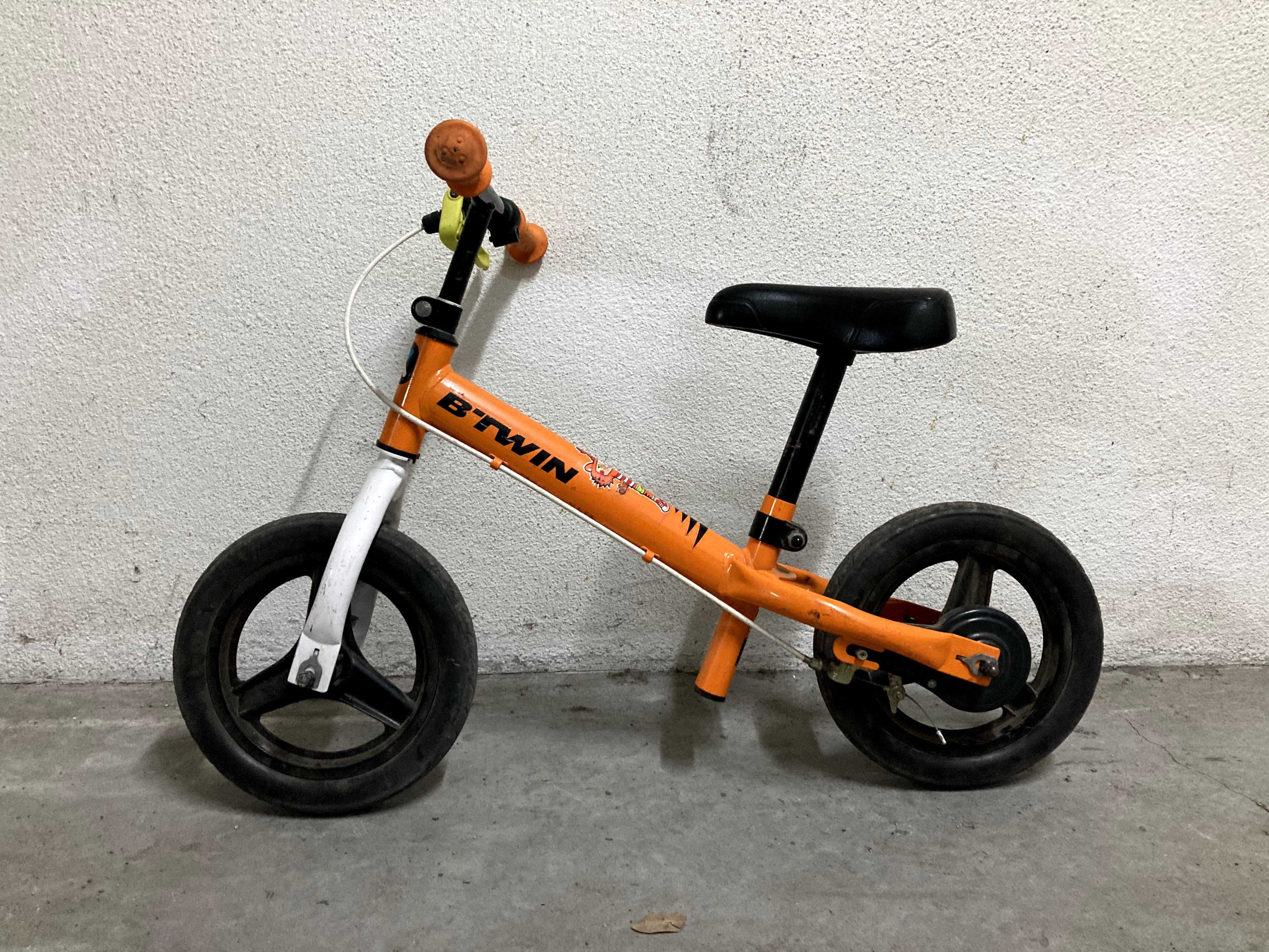 bicicleta sem pedais BTWIN com travão!