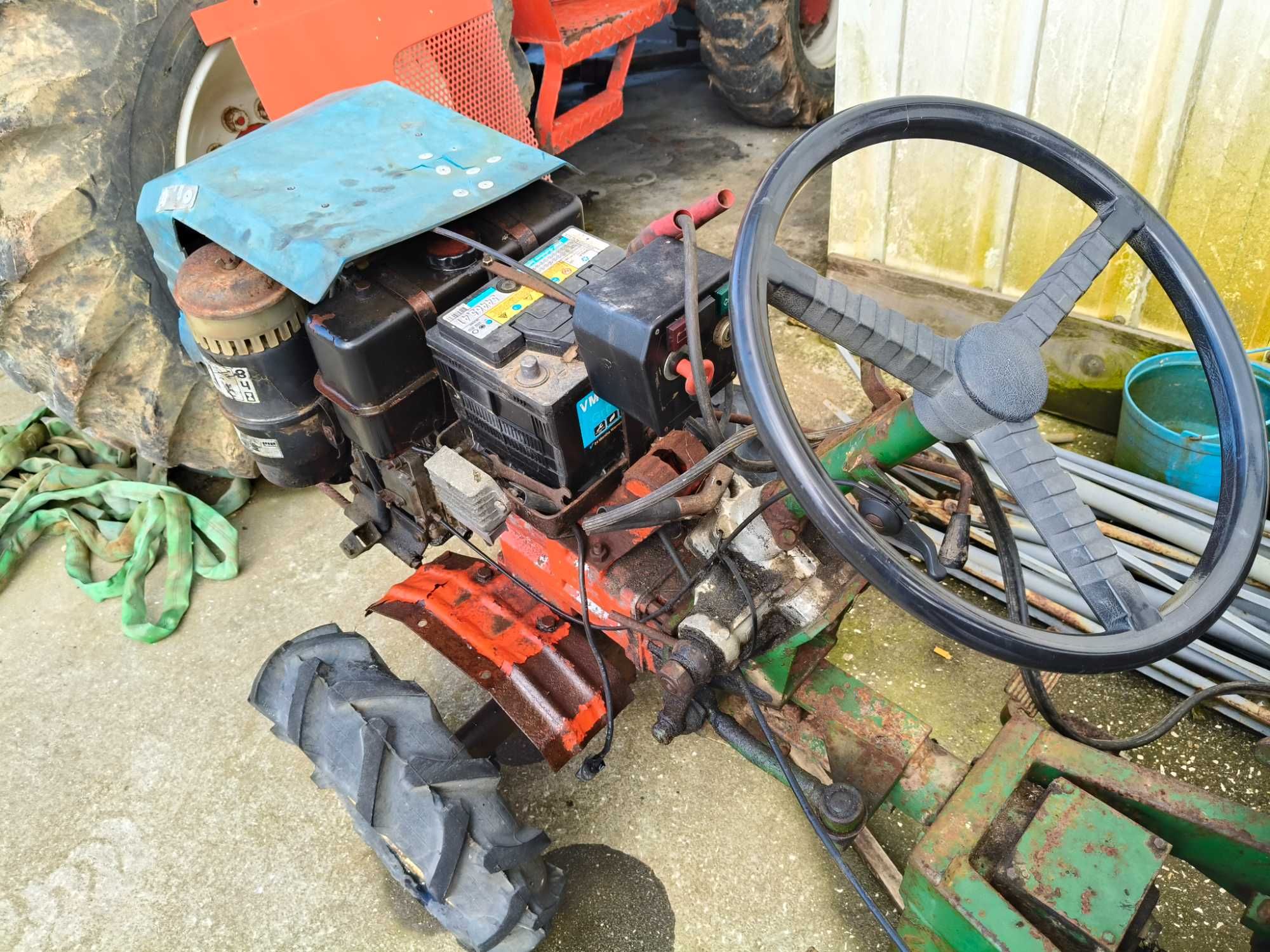 Trator pascoal com motor de arranque