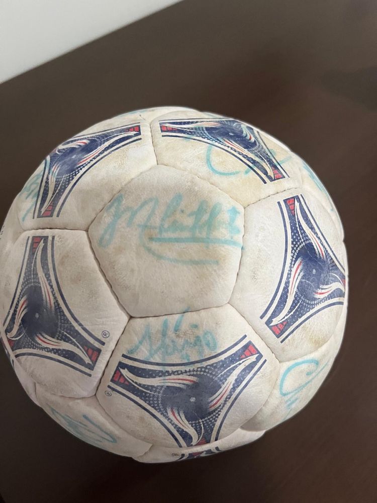 Bola autografada jogadores FCP 1999