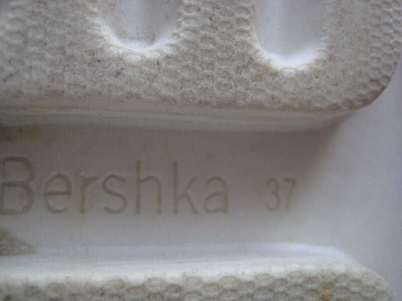 Кроссовки Bershka Испания оригинал 37 по стельке 24,5 см .Кожаные.