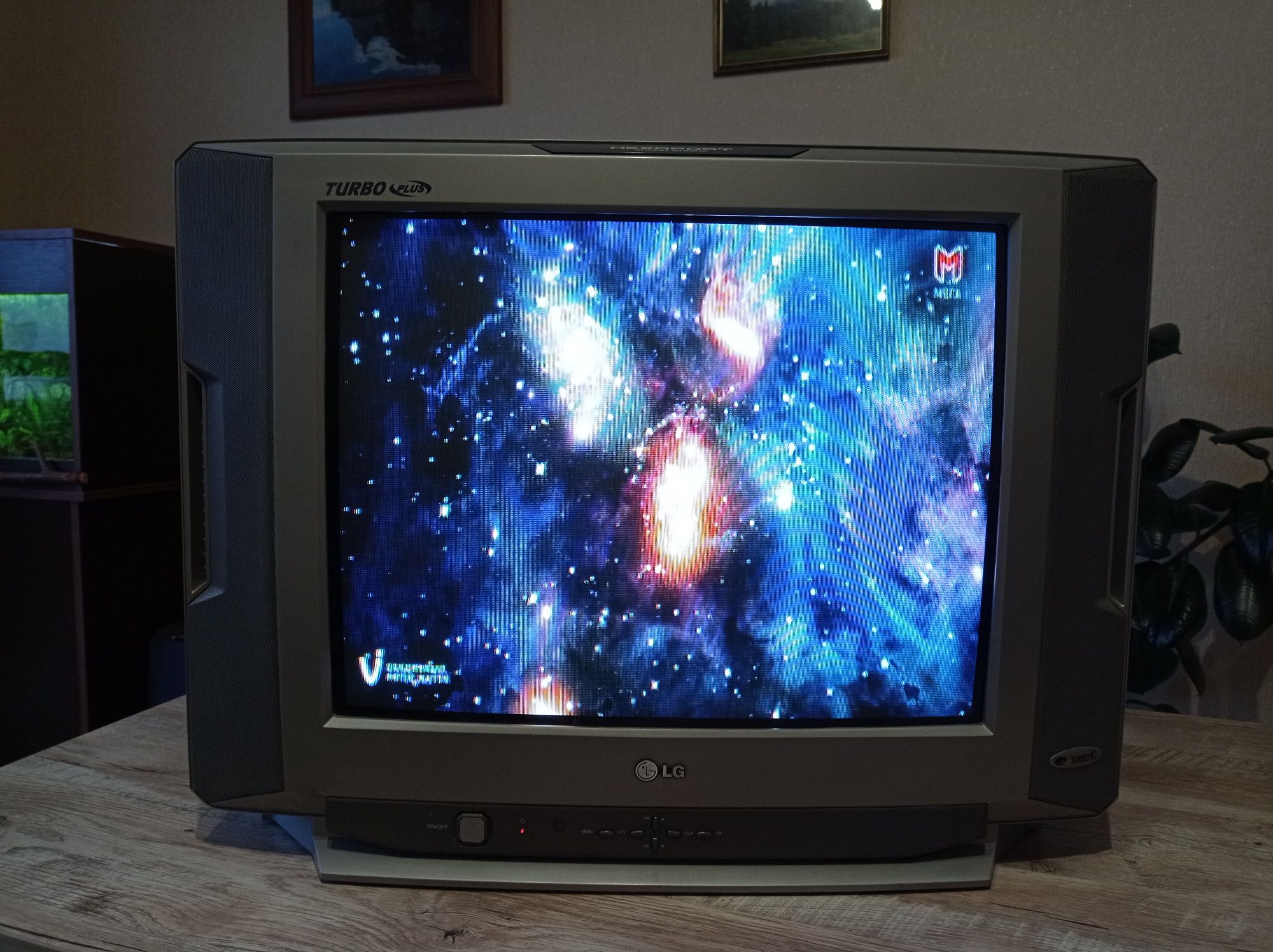 Телевізор LG діагональ екрану 21 дюйм