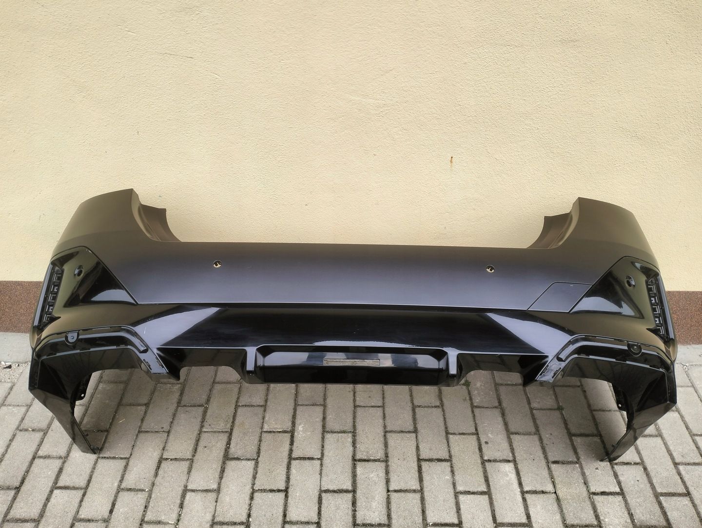 ZDERZAK TYLNY TYŁ BMW 5 G60 M PAKIET