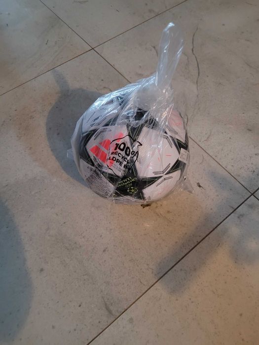 ADIDAS PIŁKA Lig Mistrzów sezon 24/25 LEAGUE BOX JG8778 R.5.